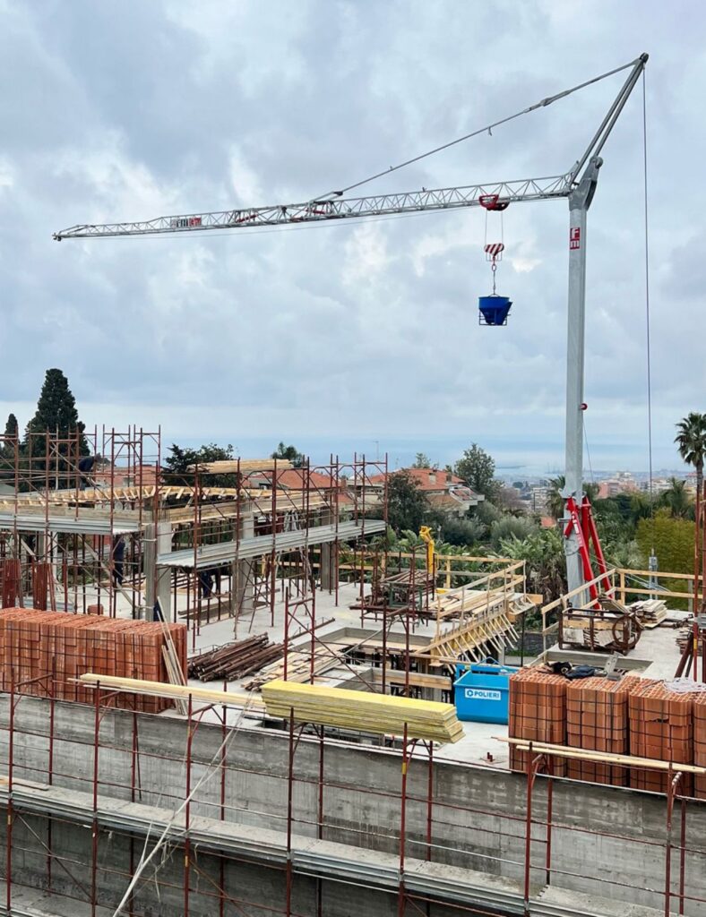FM GRU 828 RBI – macara autoridicătoare hidraulică